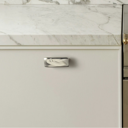 Brass Vintage-Style Pull Handle - Small Wardrobe and Cabinet Door Handle